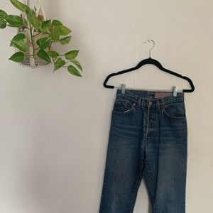 Vintage High Rise Levi’s Jean Straight Leg